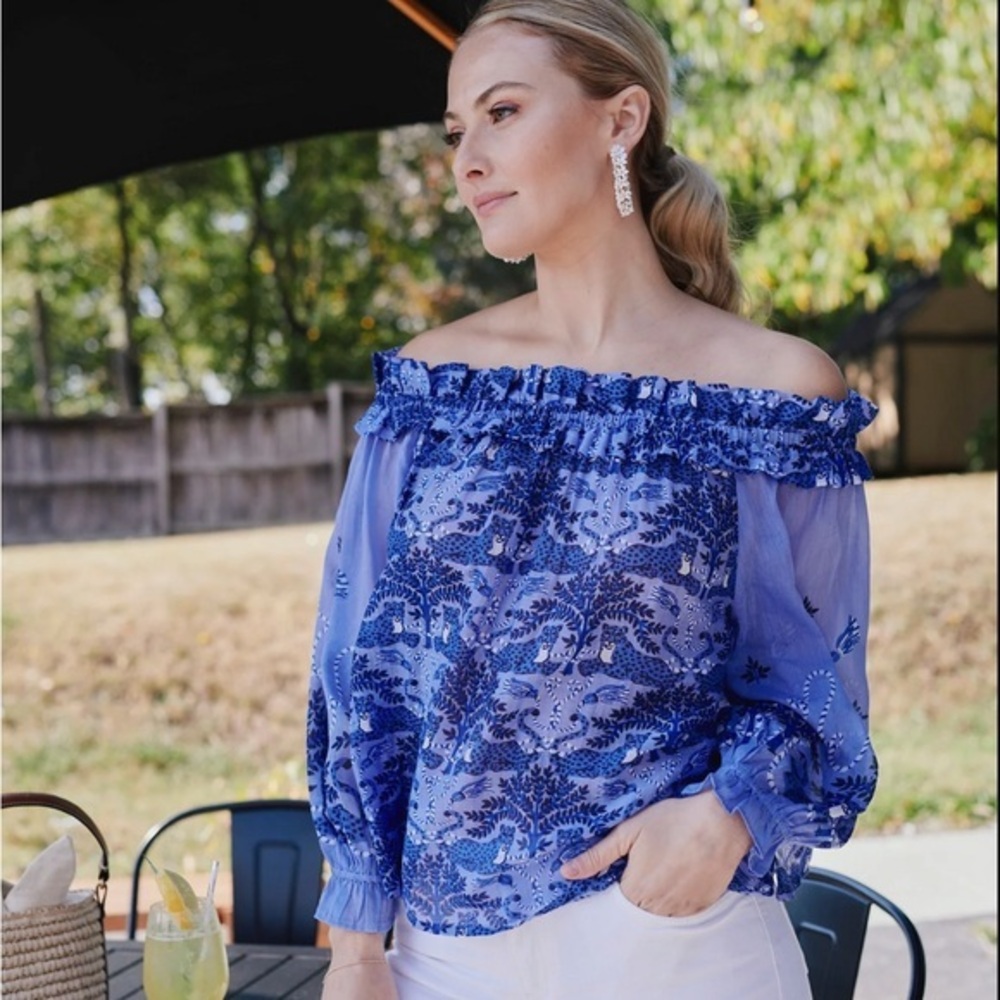 PRINTFRESH Elegant Escape Top in Charming Cheetahs Size Medium